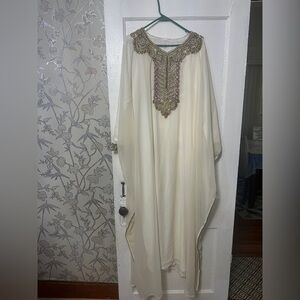 Elegant Cream Kaftan with Embroidered Details